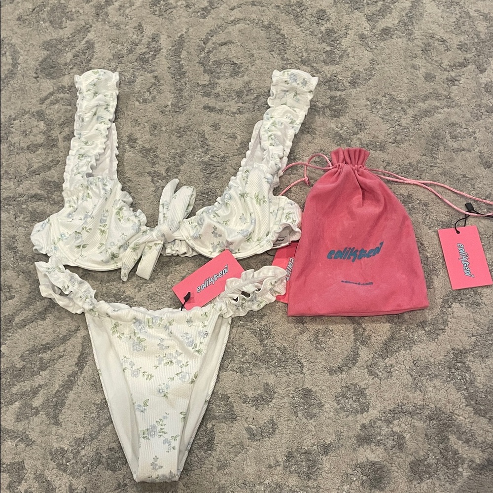 Edikted Cream Floral Bikini set